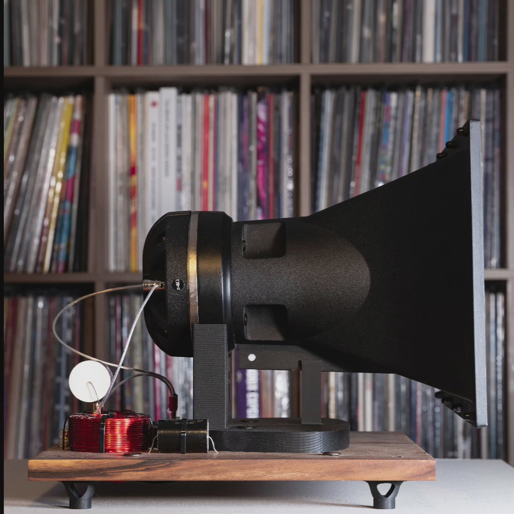 Magnum Large Format Speaker -pair